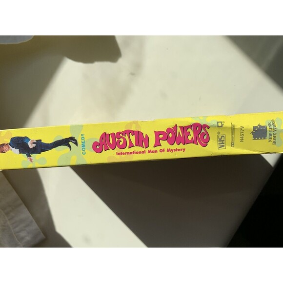 Austin Powers 1997 VHS Mike Meyers Elizabeth Hurley Michael York Retro Movie EUC - Picture 3 of 5